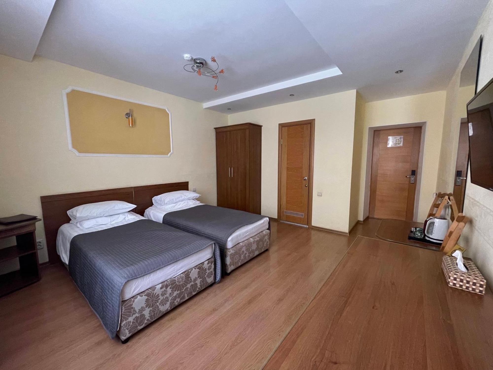 Hotel Gloria Standard Борово Стая снимка